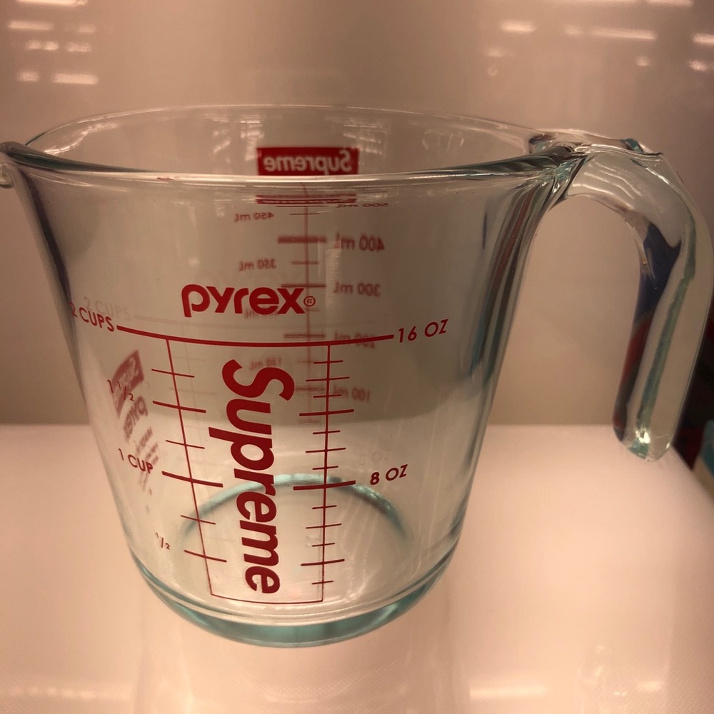 Supreme Pyrex 2-Cup Measuring Cup Limited Edition!